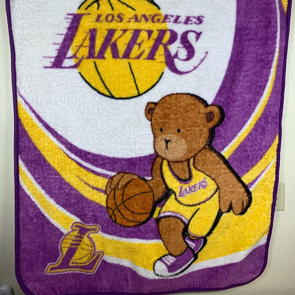 NBA Los Angeles Lakers Throw Blanket  Laker Bear Size:38" X 49" Rare